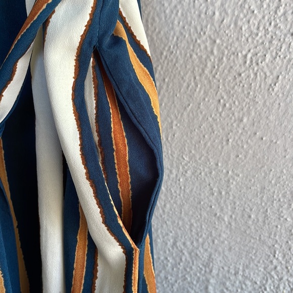 Women’s bishop and young jumpsuit size large - Picture 4 of 7